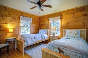 Jacuzzi / Views of Grandfather Mountain / Secluded - Image 3