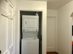 Spacious AC 2 BR Unit w/ Covered Deck - Image 2