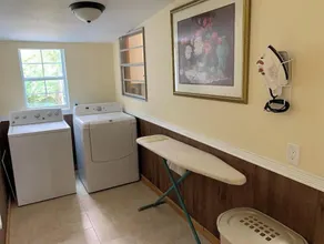 Stay 'n' Play Upstairs 2 Bedroom Apartment 1/4 mile from Houston County Lake - Image 4