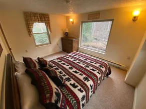 Fall Getaway Creek Haven: Sleeps 6 · 3BR 1BA · Hot Tub Fire Pit Grill Fireplace - Image 5