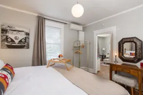 Near Belmont & VUMC · 1BR Sleeps 4 · 1920s Condo - Image 5