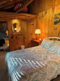 Wallenpaupack Lakefront Log Home - 3 soveværelser + hems og Central AC - Image 3