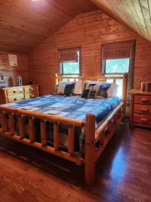 Peaceful cozy cabin, with fireplace, on 30 acre farm. Near wineries and shopping - Image 5