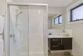 Rise House Hobart - Outstanding! Luxury family home - Image 2