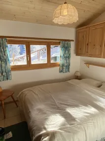Traditional, cosy Chalet - family sized, facing the forest - Image 4