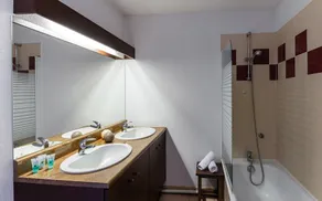 Maison cosy avec jardin privé | Accès piscine et bain à remous - Image 3