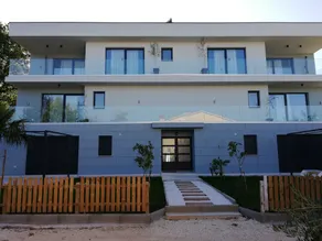 Merveilleux appartement de vacances adapté aux familles avec jardin et barbecue | Vue plage - Image 5