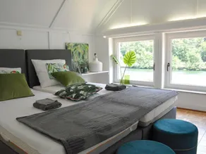 Beautiful villa at the river front - Image 2