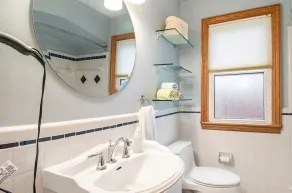 Cozy 4-Bedroom Family Home - Short Walk to Michigan Stadium! - Image 4