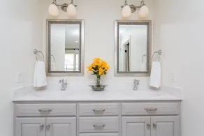 Solon Serenity: A Beautiful, Serene Setting with Mtn Views, Weekly and Monthly Discounts! - Image 3