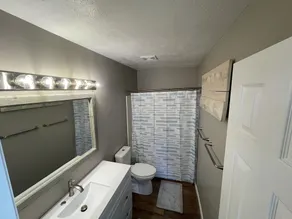 Wonderful PRIVATE RENOVATED Townhome 2 bed & 2 bath - Image 3