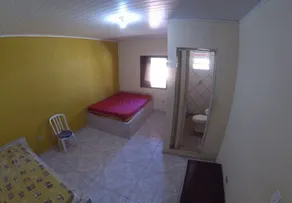 Wonderful property with 2 suites + 3 bedrooms with pool and barbecue area with extension. - Image 4