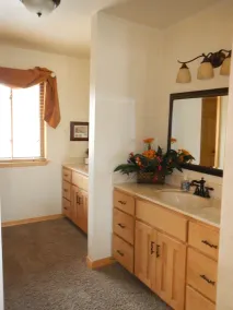 Lake view three bedroom, three bath cottage with private hot tub overlooking Lake Ouachita. by RedAwning - Image 2