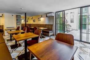 Moss Hotel - Image 2