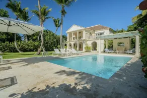 Luxury villa in golf resort near private beach - Image 5