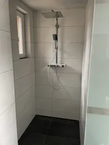 Bela casa de férias na água com seu próprio cais - Image 3
