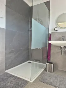 Gemütliche Ferienwohnung mit Traumhaftem Blick ins Kylltal - Image 4