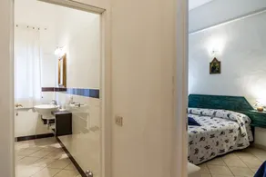 Holiday Home \"Palmiro\" with Shared Garden & Wi-Fi - Image 5