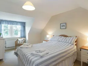 Superb cottage situated on a quiet road with a walled garden to the rear. - Image 4