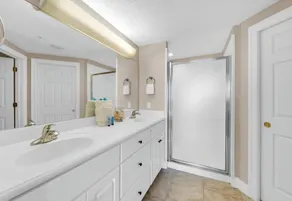🐶Pet Friendly-GULF Front-Beachside Pool-Parking-2BR Treasure Island 1410🌴 - Image 4