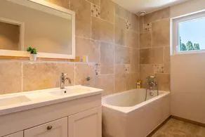 Country House \"Mas sous les Oliviers\" with Pool, Garden and Wi-Fi - Image 2