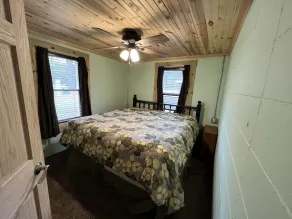 3 Bedroom Cabin on the lake with Recreational trail access - Image 5