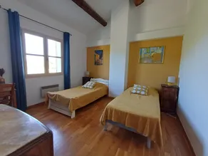 La Boissetane, maison provençale avec piscine et jardin, au pied du Luberon - Image 3