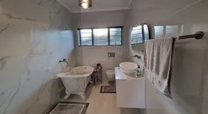 Spacious and secure modern home with exquisite views  - Image 2