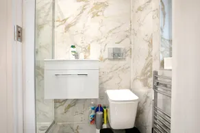 Nottingham Top Serviced Home - Image 3