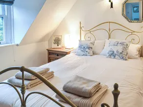 4 bedroom accommodation in Glencoe - Image 5