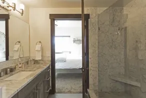 Vackra Top Floor Park City Condo - Image 4