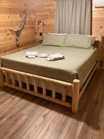 Relaxing Getaway-Enjoy a hot tub in the woods - Image 5