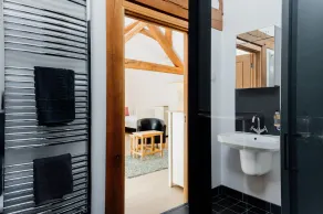 Finest Retreats - The Welsh Barn - Image 4