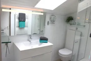 Beautiful bright apartment with own balcony. Ground floor, balcony w. Morning sun and guest parking. - Image 3