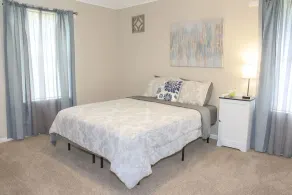 NEWLY REMODELED - Near Baseball Fields, Park, Local Restaurants - Image 5