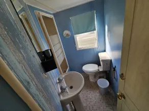 Ingoldmells - Caravan- Sleeps 8 - Seaside - Wi-Fi - Image 2