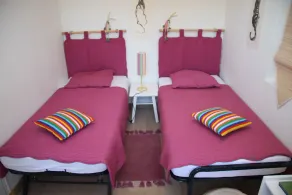 Furnished in a house with garden and private parking - Image 4