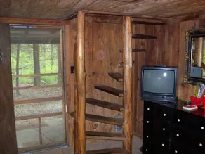 Privat / afsondret hytte i Mature Woods ved Nat`l Park kort gåtur til Creek Pets OK - Image 2