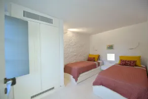 Villa Alma - Large spacious house close to the port - Image 5