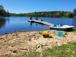 Cozy Cottage Family Getaway - 8 min drive from Bancroft - Image 2