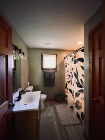 The Red Fox Cabin - Urban Retreat - Image 3