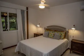 House with pool and beachfront access. - Image 3