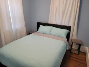 3 bedroom home steps away from beach/lake - Image 3