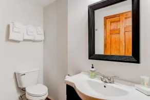 3 Story Mountainside Private Chalet - Storyland 1 mile, hike, waterfalls, ski - Image 3