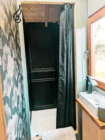 Stunning Shepherd's Hut Retreat North Devon - Image 3