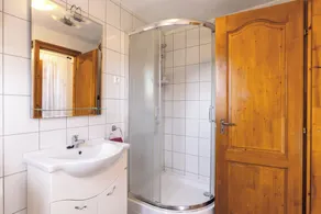 Lakeside Serenity House - Happy Rentals - Image 3