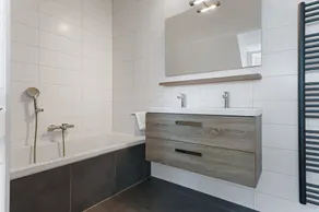 Beautiful luxury design holiday homes 2 minutes from the beach with large garden, jacuzzi, porch and trampoline (dogs allowed). - Image 4