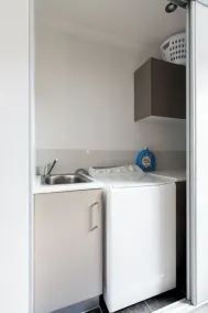Comfortable Home 10 Minutes from Town - Wifi and Garage - Image 2