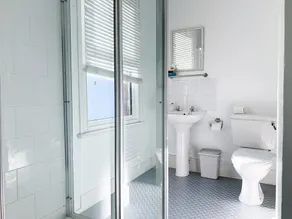 Love Lane - Cosy & Modern City Centre Guest Suite - Image 2