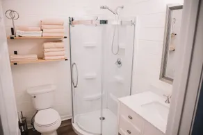 ROMANTIC CREEKSIDE BUNGALOW AT CASCADES AT HISTORIC PARKS MILL One bedroom - Image 2